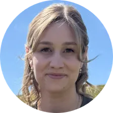Porträt von Frau Lisa Oschwald, Sozialpädagogische Assistentin an der Grundschule Lahr-Sulz.